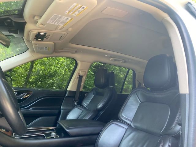 Used 2022 Lincoln Aviator Reserve w/ Equipment Group 201A AWD/4WD image 17