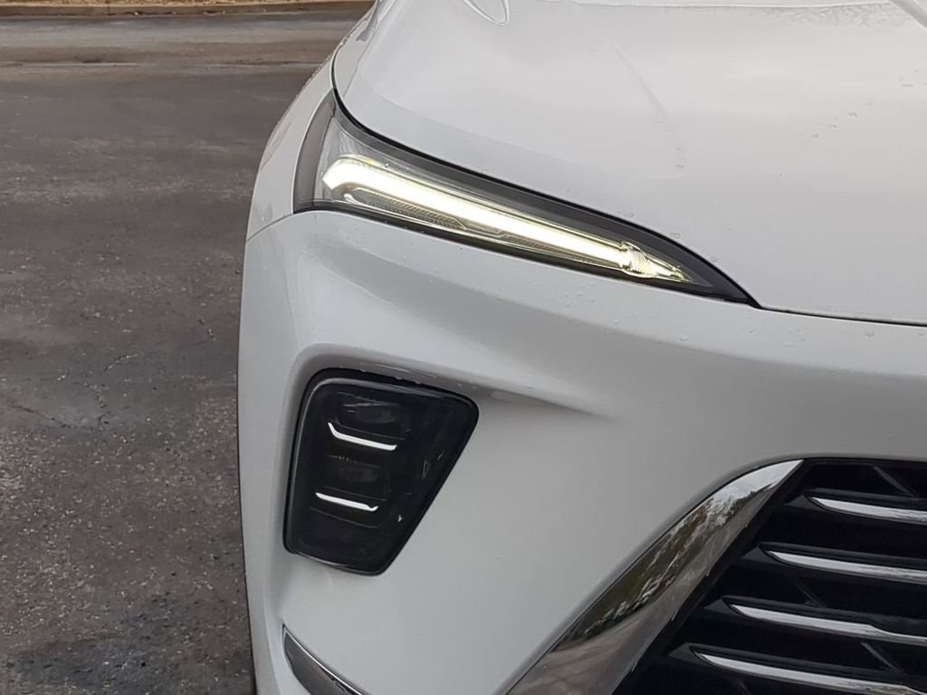 Used 2025 Buick Enclave Preferred image 10