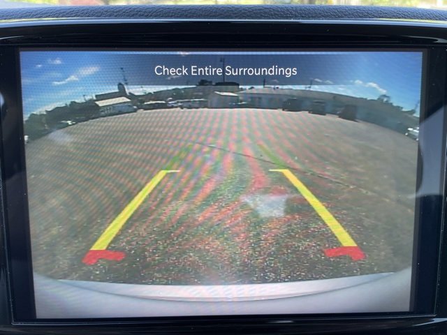 Used 2024 Chrysler Pacifica Select image 27