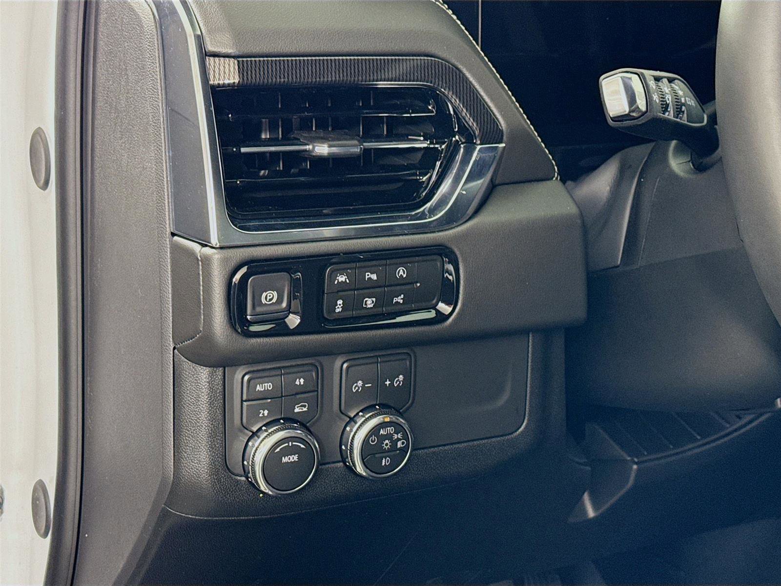 New 2026 GMC Yukon XL Elevation w/ LPO, Floor Liner Package image 5