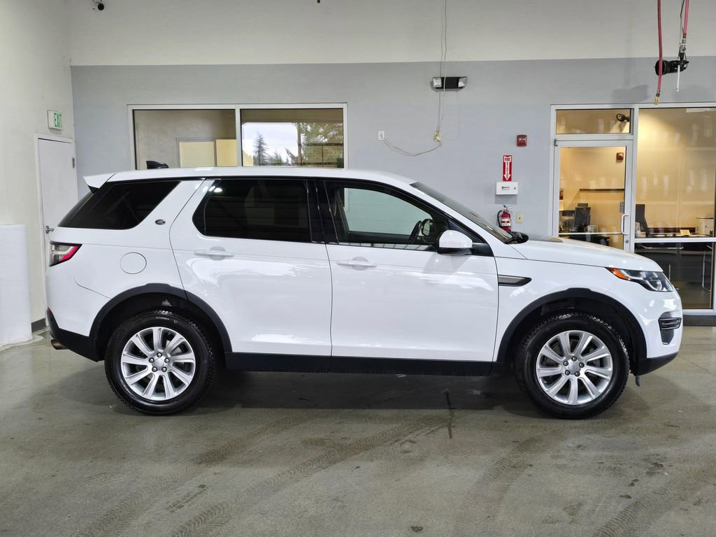 Used 2019 Land Rover Discovery Sport SE AWD/4WD image 4