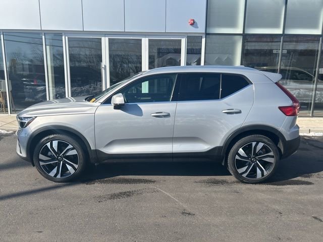 Certified 2025 Volvo XC40 B5 Plus image 2