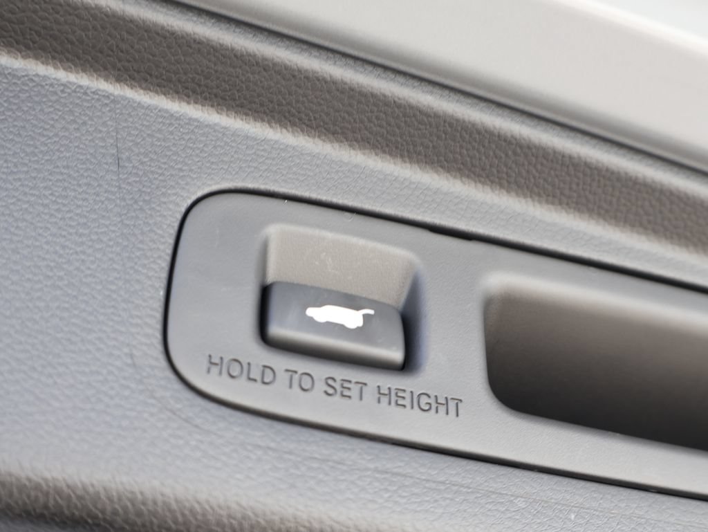 Used 2025 Honda CR-V EX-L image 9