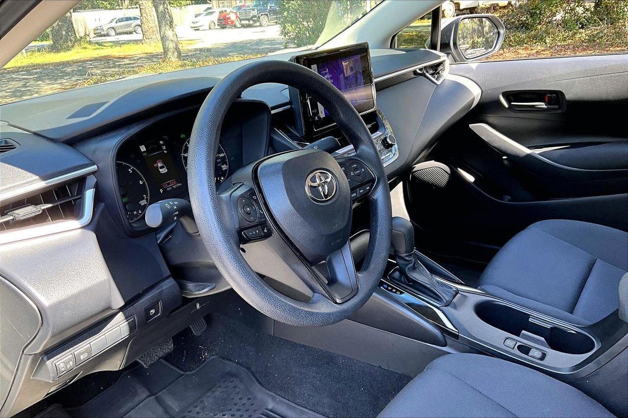Used 2025 Toyota Corolla LE image 14