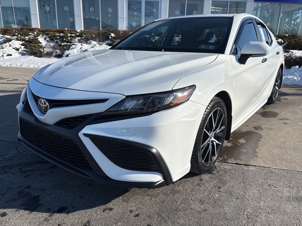Used 2023 Toyota Camry SE w/ Cold Weather Package image 2