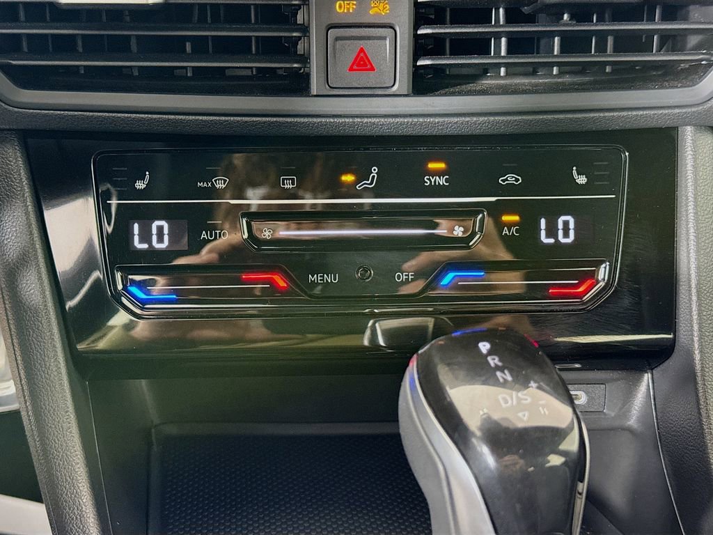 Used 2025 Volkswagen Jetta Sport image 16