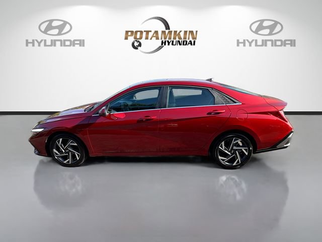Used 2025 Hyundai Elantra SEL w/ Cargo Package FWD image 8