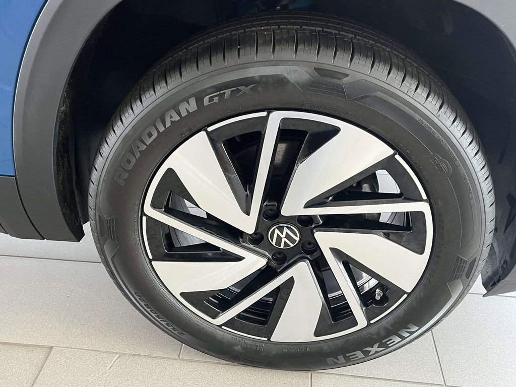 New 2025 Volkswagen Atlas SEL image 8