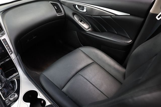 Used 2017 INFINITI Q50 Signature Edition w/ All Weather Package (L93) RWD image 25