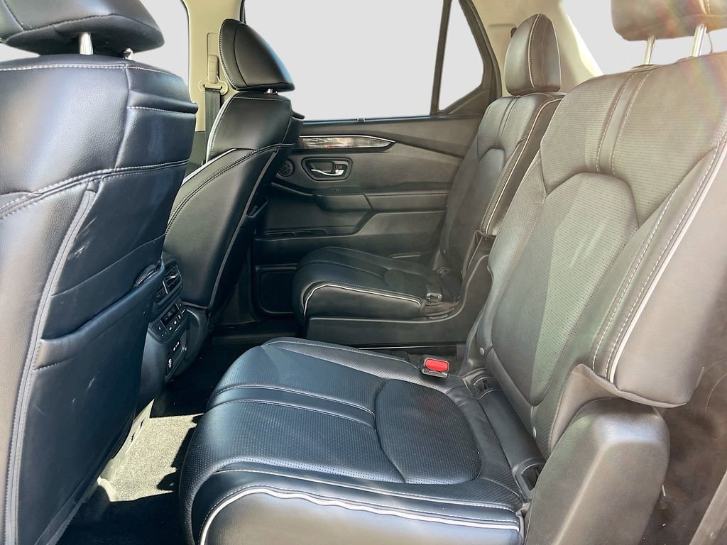 Used 2025 Honda Pilot Elite image 26