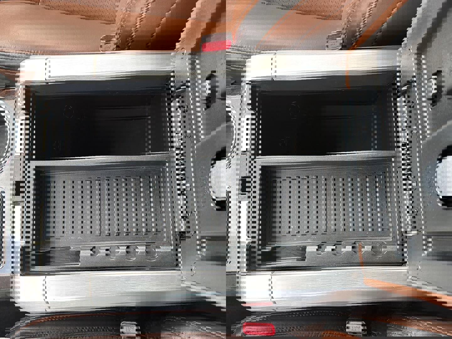 Used 2014 Ford F150 Platinum image 25