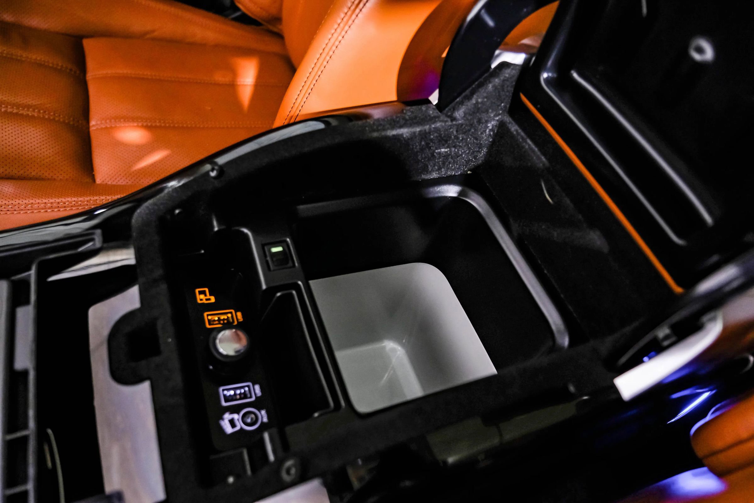 Used 2016 Land Rover Range Rover Autobiography image 37