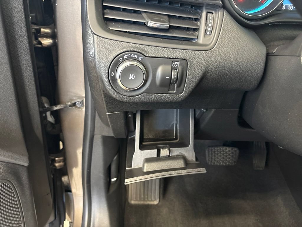 Used 2017 Buick Envision Essence AWD/4WD image 15