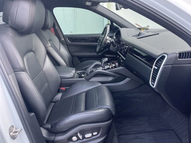 Used 2019 Porsche Cayenne Base image 37