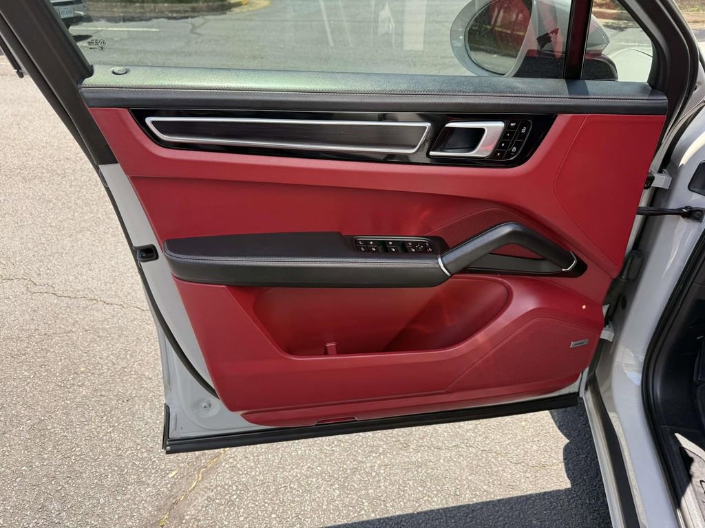 Used 2021 Porsche Cayenne GTS AWD/4WD image 12