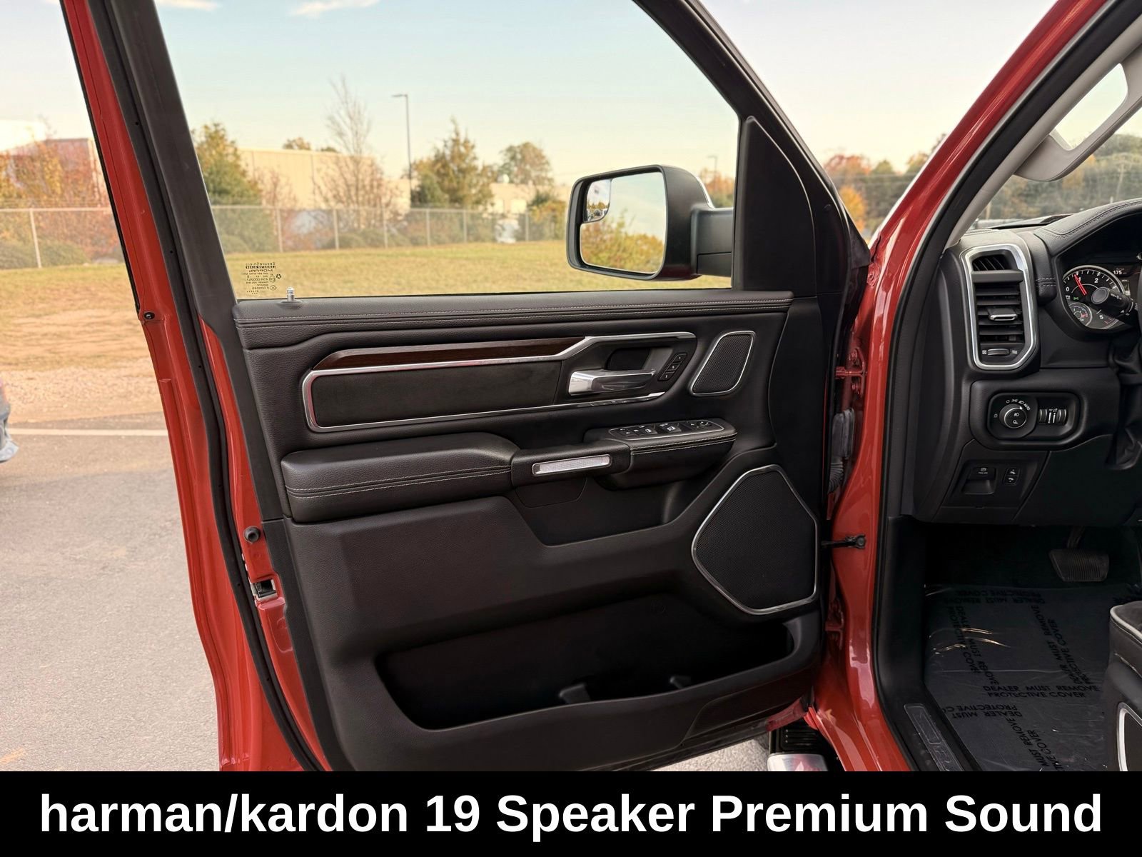 Used 2022 RAM 1500 Laramie AWD/4WD image 13