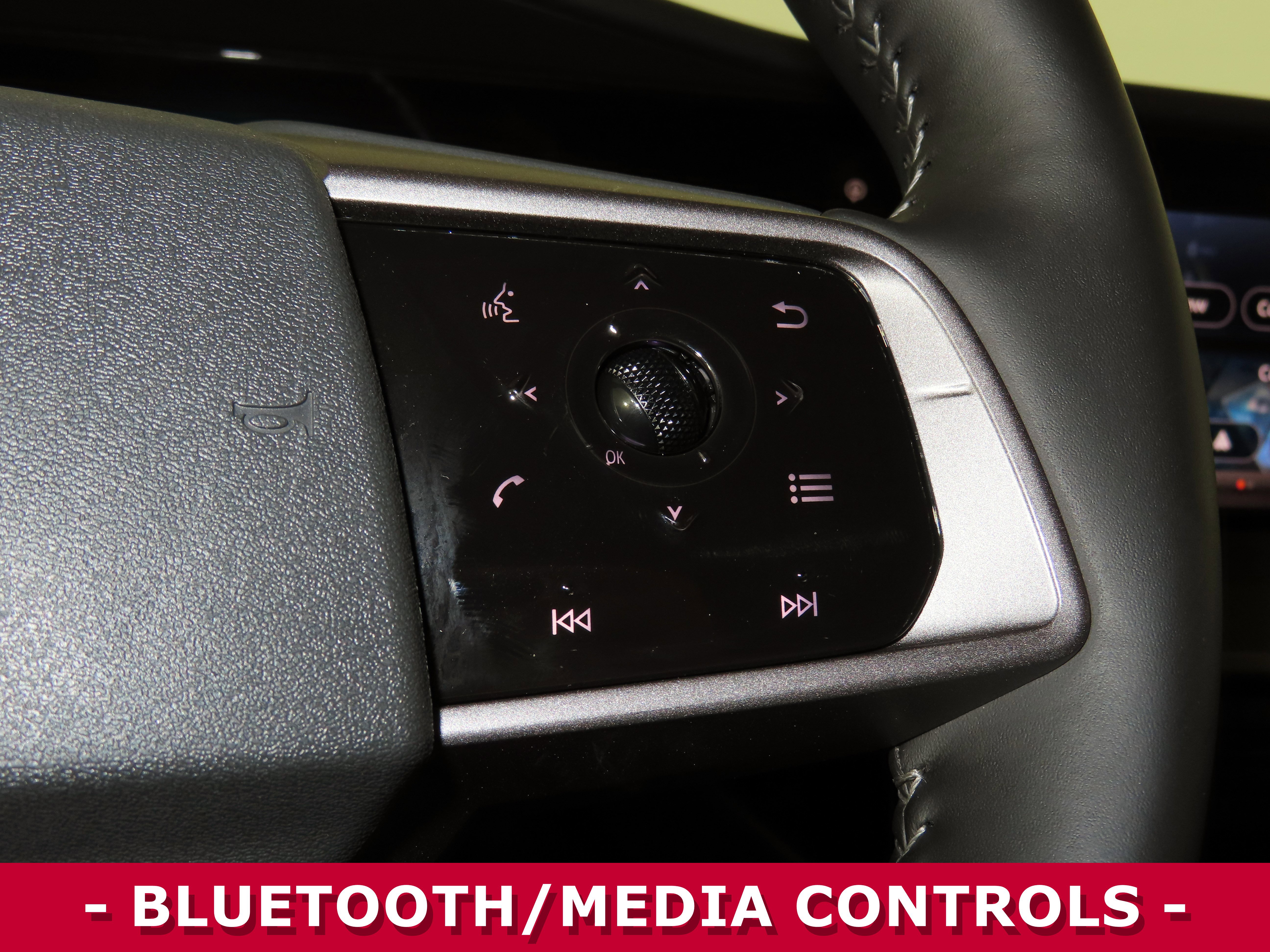 Certified 2025 Nissan Murano SV image 23