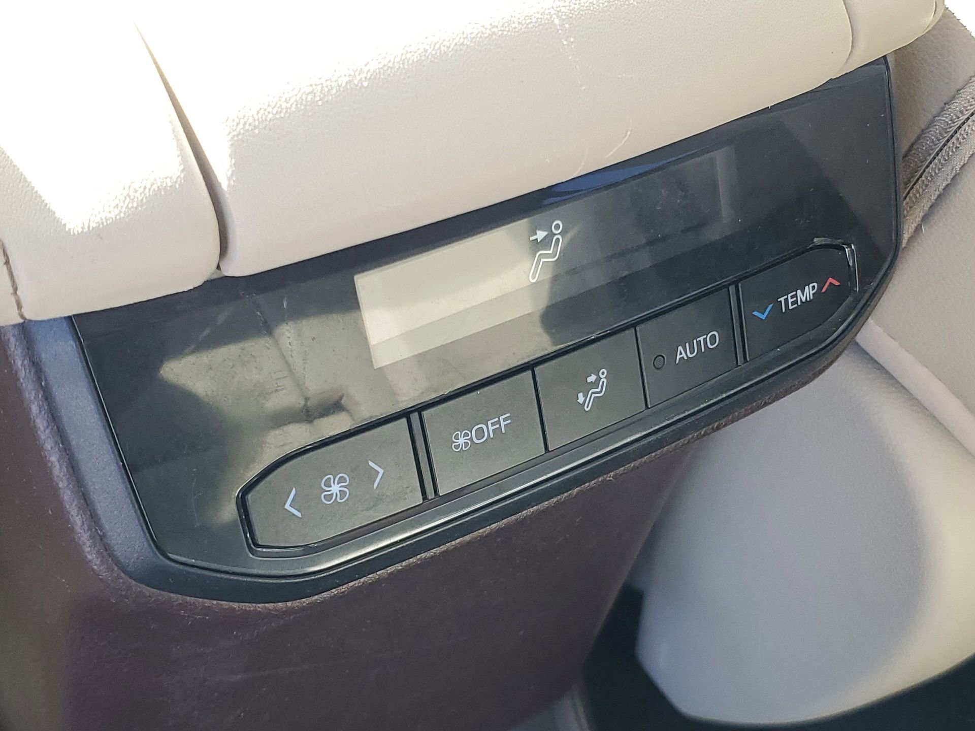 Used 2021 Toyota Highlander XLE image 14