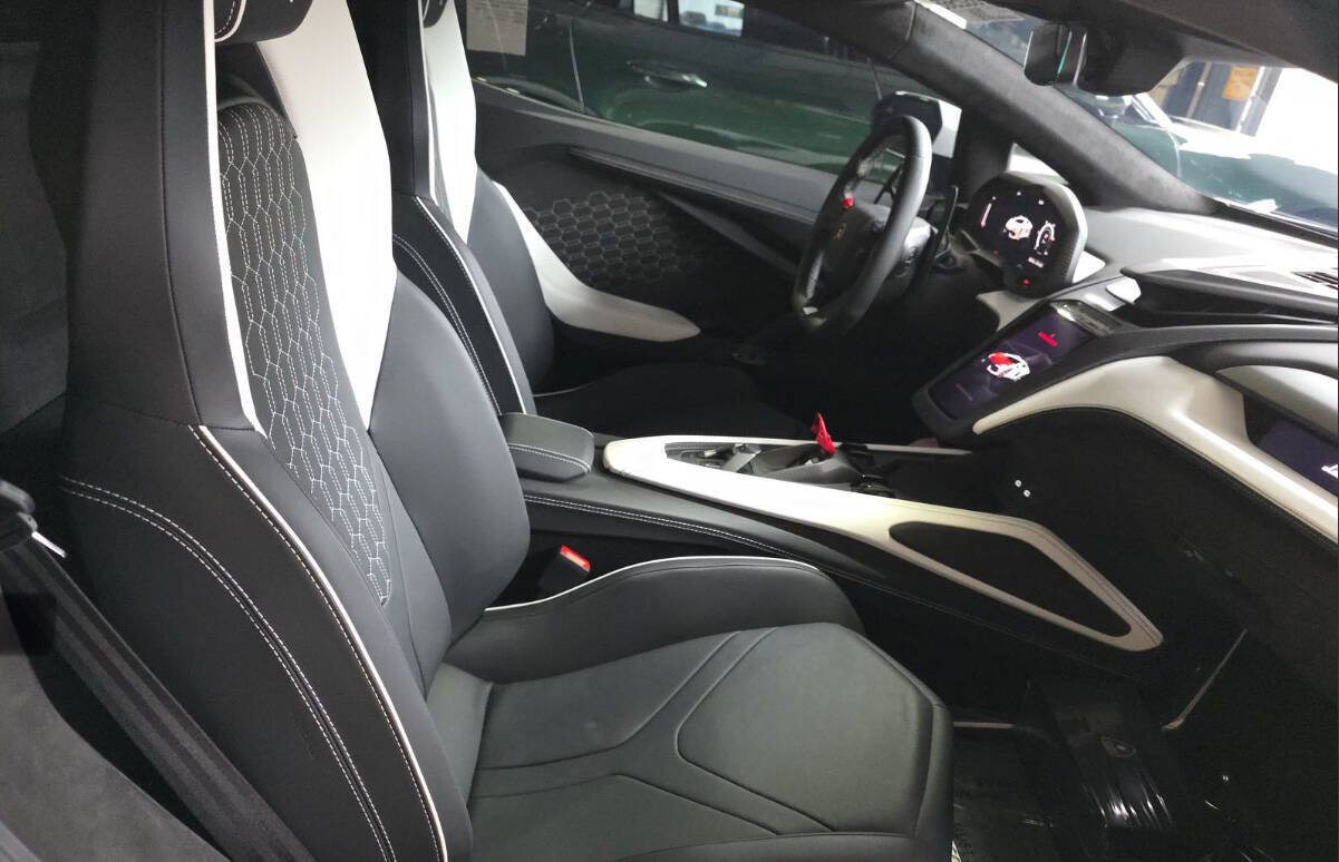 Used 2024 Lamborghini Revuelto AWD/4WD image 7