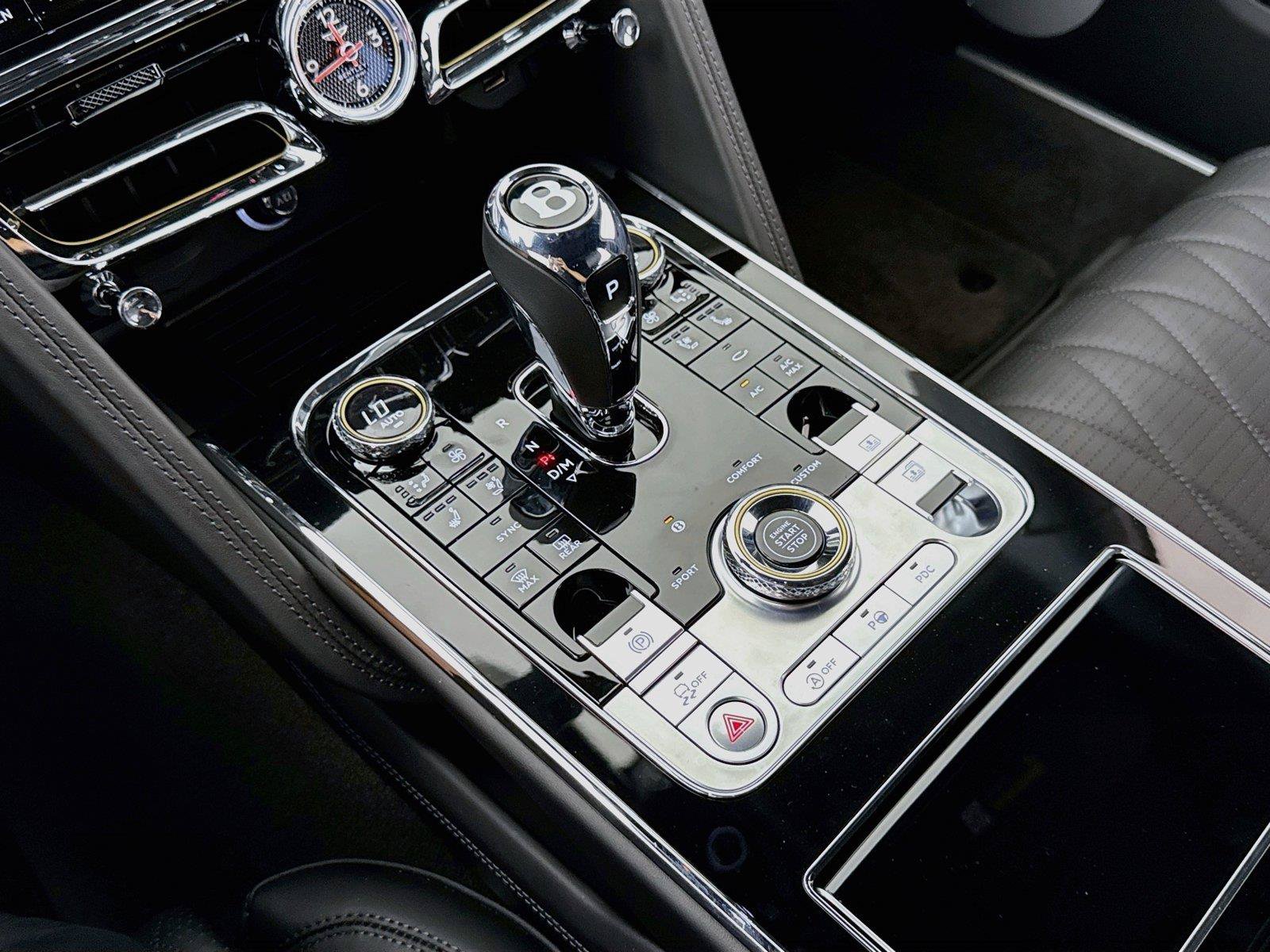 Used 2022 Bentley Flying Spur V8 AWD/4WD image 21