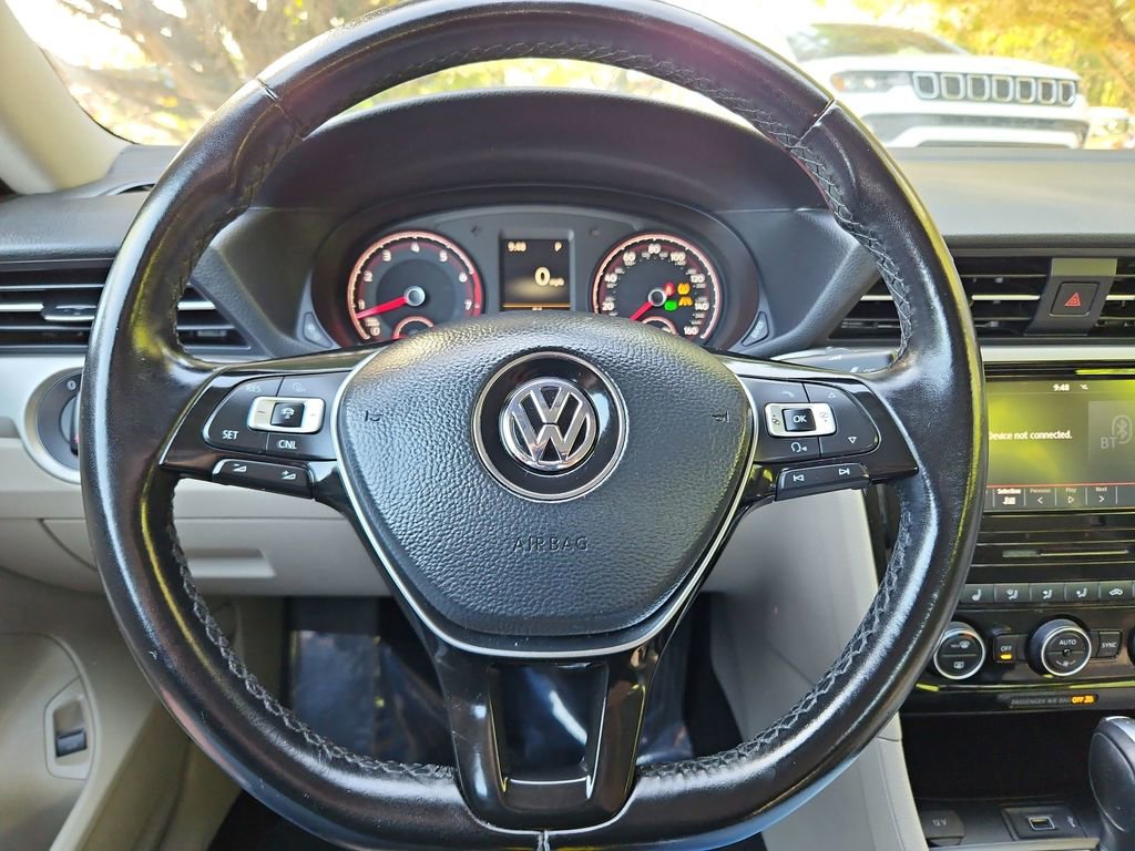 Used 2020 Volkswagen Passat 2.0T SE image 10