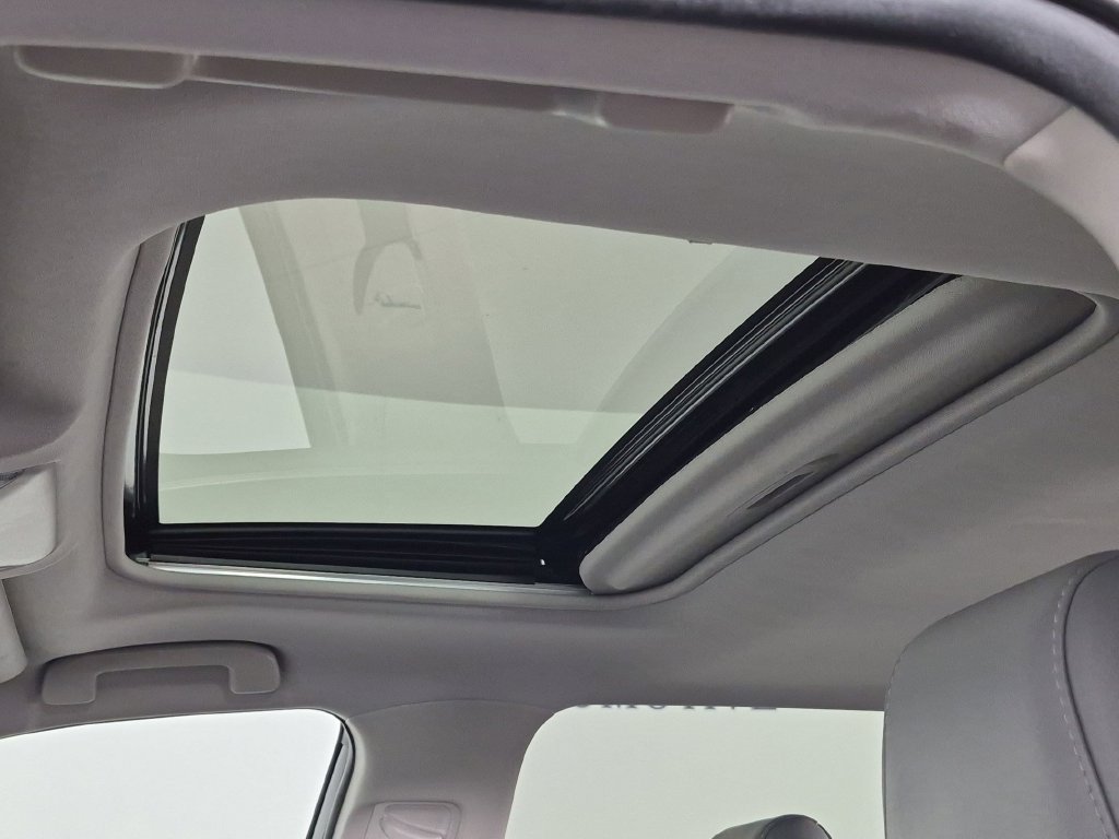 Used 2021 Toyota RAV4 XLE Premium FWD image 28