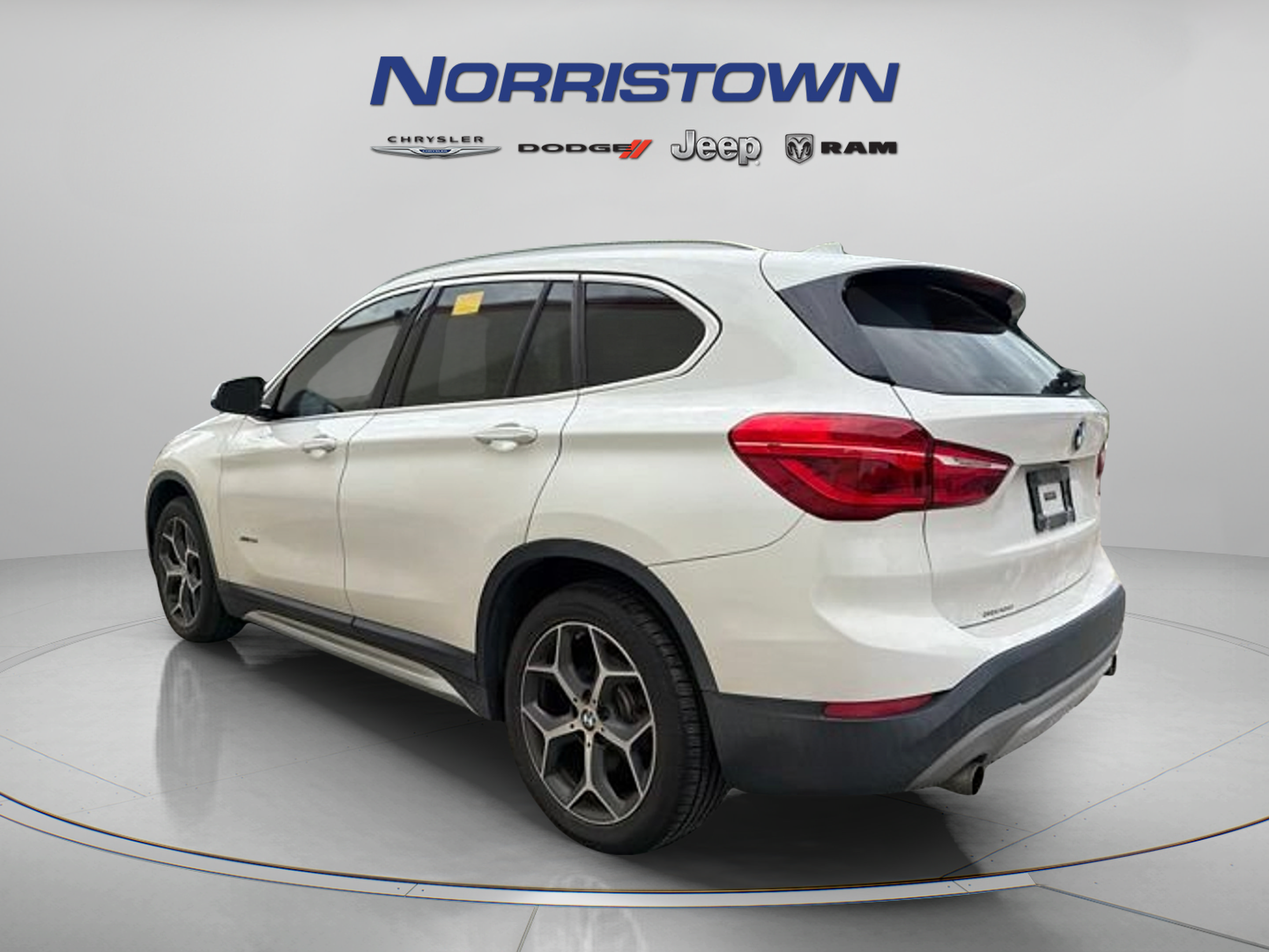 Used 2018 BMW X1 xDrive28i AWD/4WD image 4