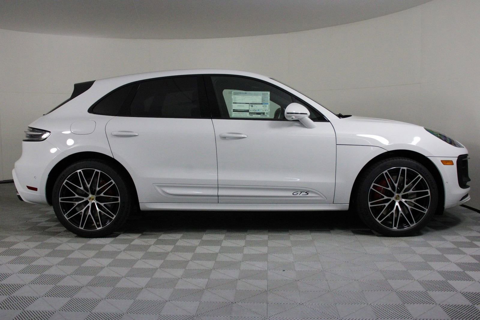 New 2026 Porsche Macan GTS AWD/4WD image 8