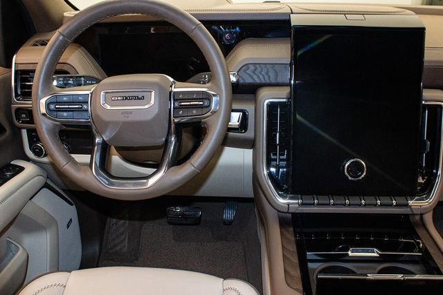 Used 2025 GMC Yukon XL Denali image 18