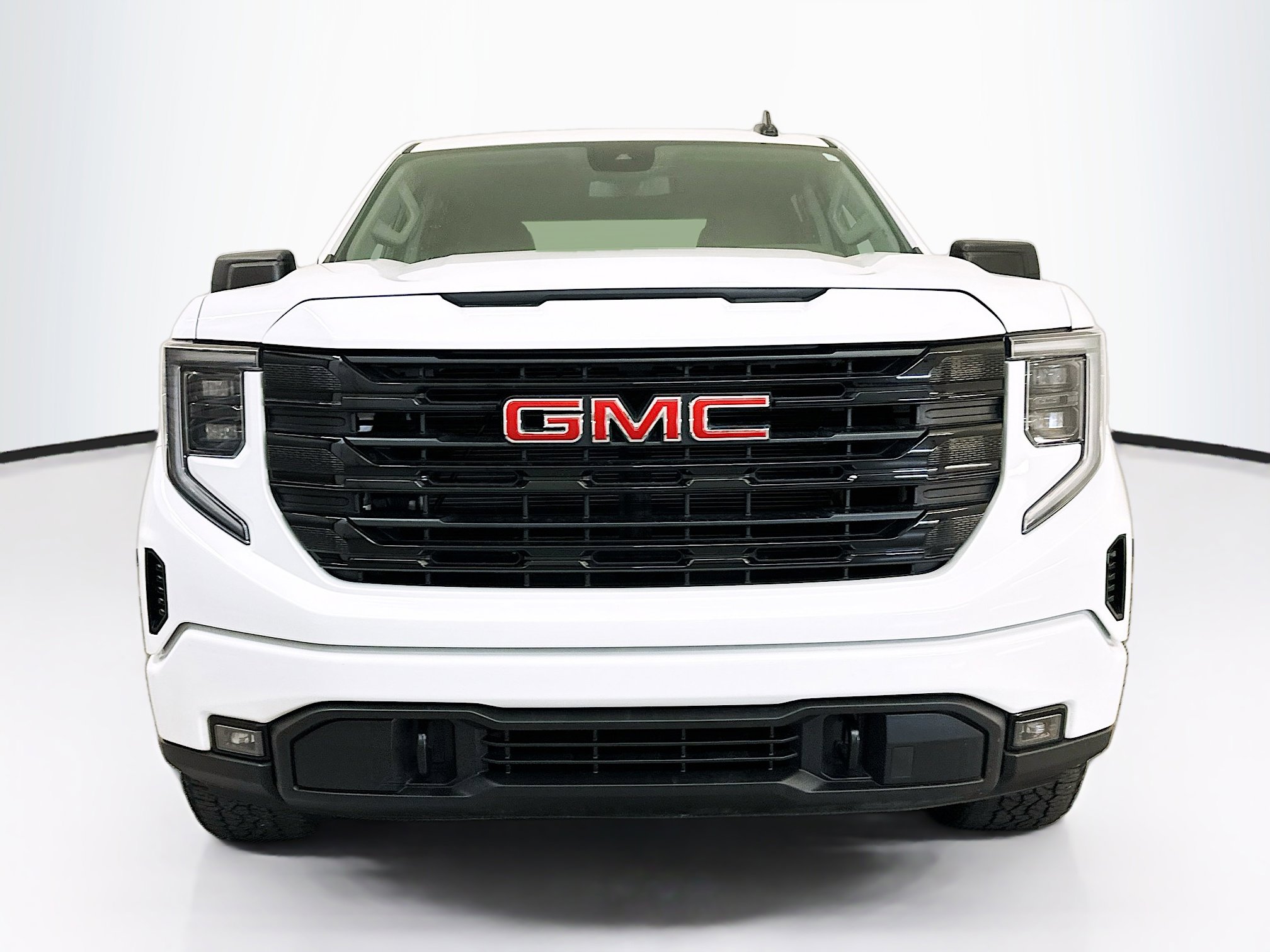 Used 2024 GMC Sierra 1500 Elevation image 2