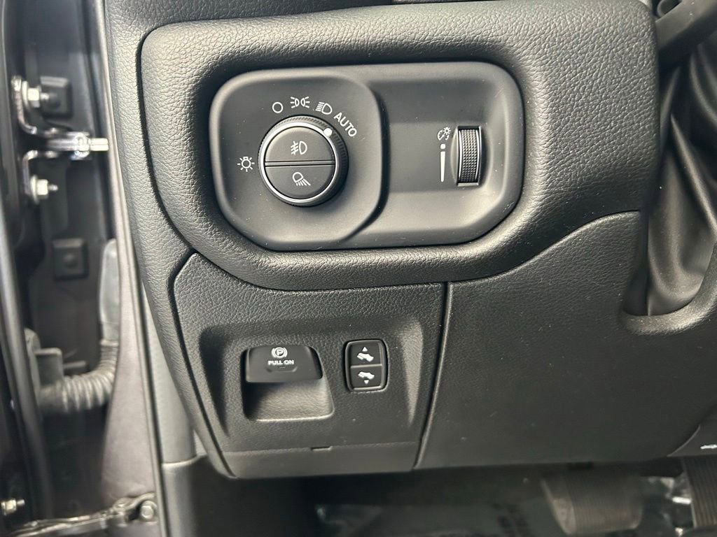 Used 2023 RAM 1500 Big Horn RWD image 40
