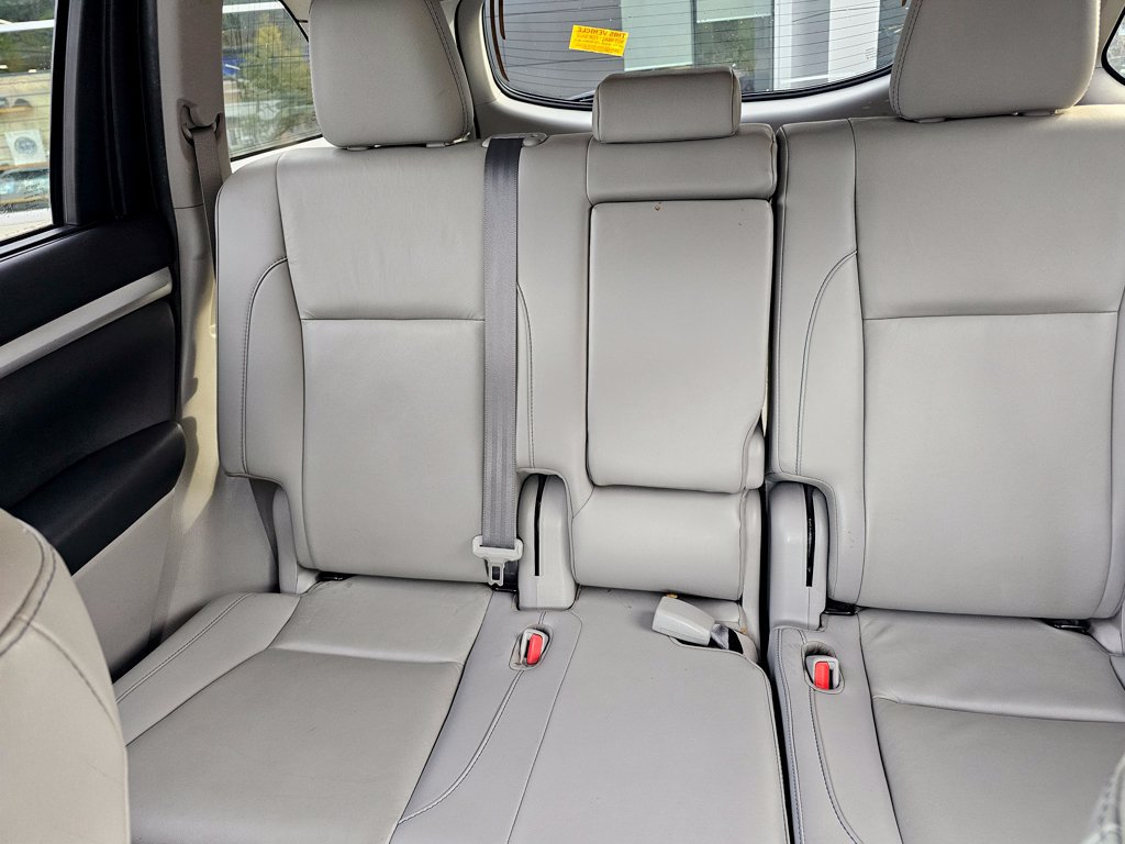 Used 2019 Toyota Highlander XLE AWD/4WD image 13