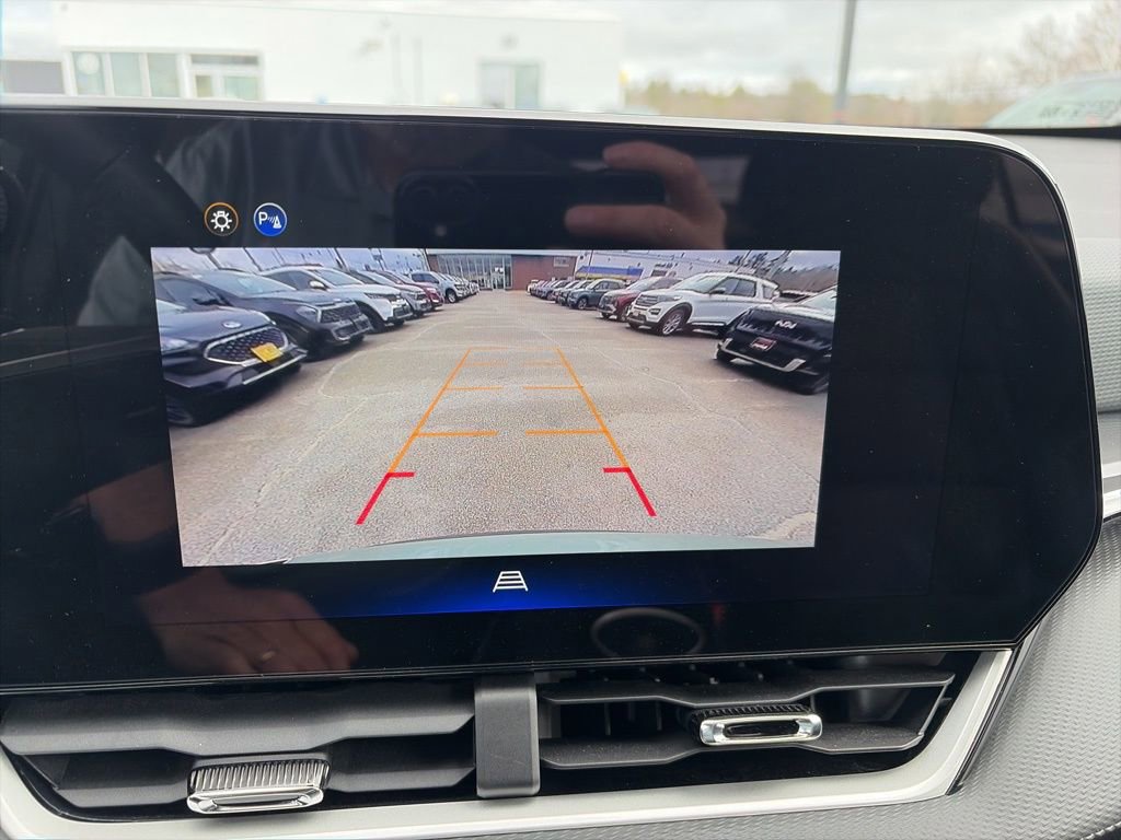 Used 2026 Chevrolet Equinox LT w/ Convenience Package II image 16