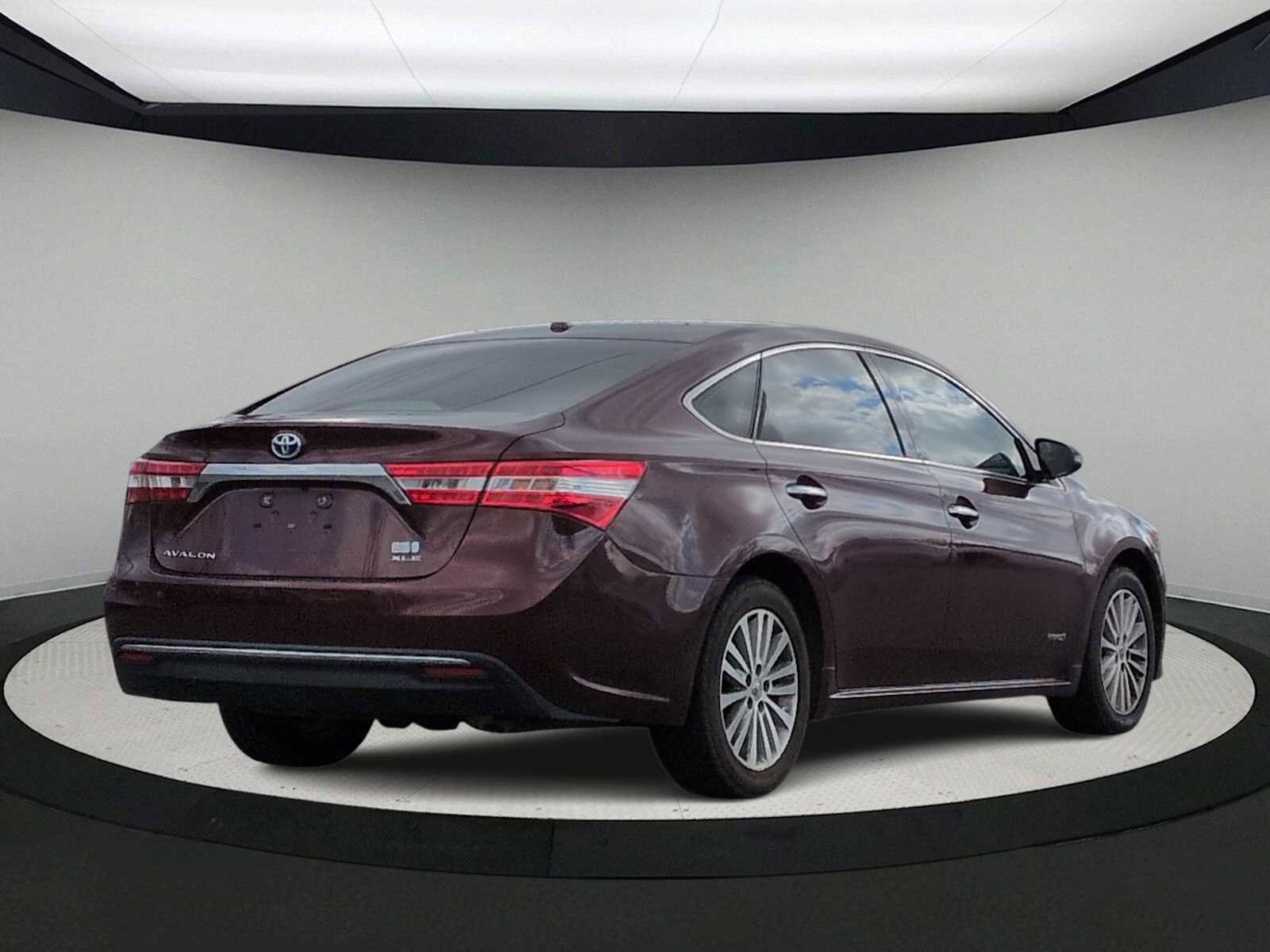 Used 2015 Toyota Avalon XLE Touring image 8