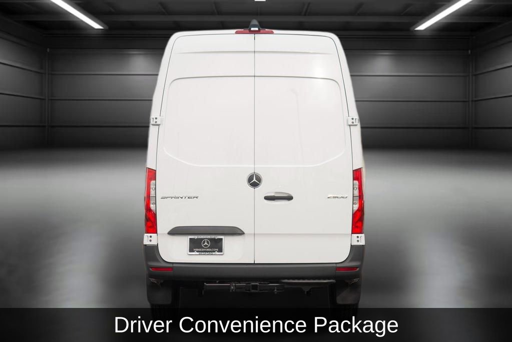 Used 2025 Mercedes-Benz Sprinter 2500 image 4