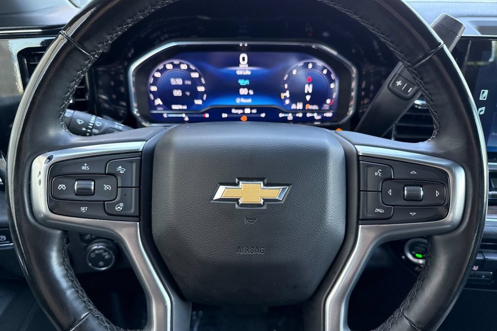 Used 2025 Chevrolet Silverado 1500 LT AWD/4WD image 25