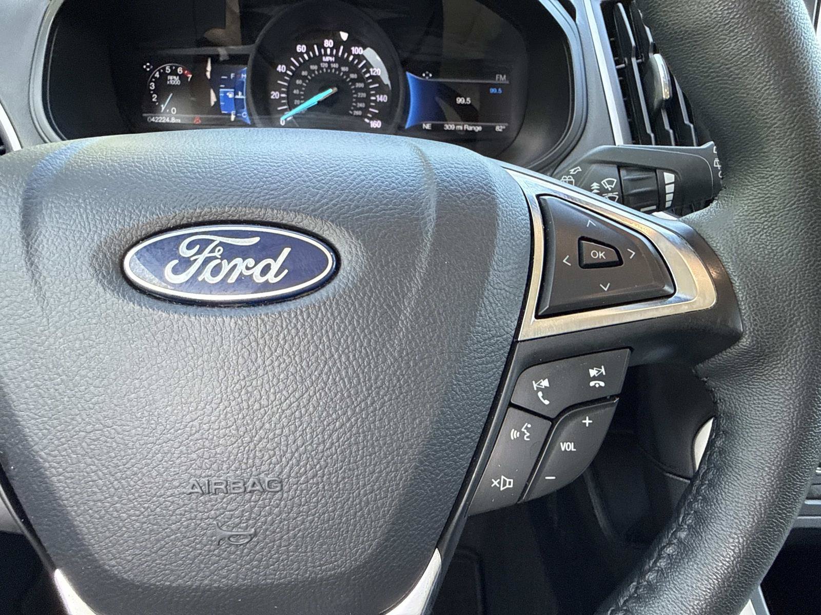 Used 2024 Ford Edge SEL AWD/4WD image 16