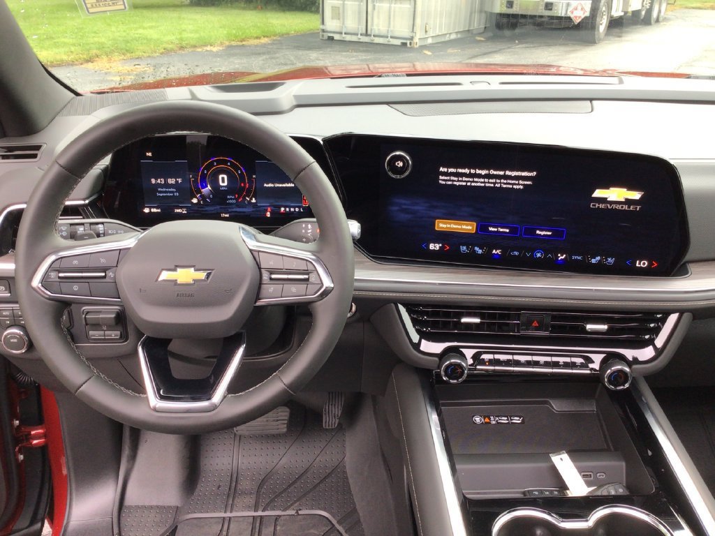 New 2026 Chevrolet Tahoe Premier w/ Sun And Tow Package AWD/4WD image 3