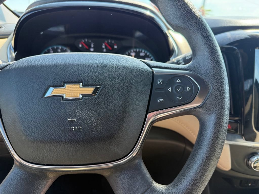 Used 2023 Chevrolet Traverse LS FWD image 23