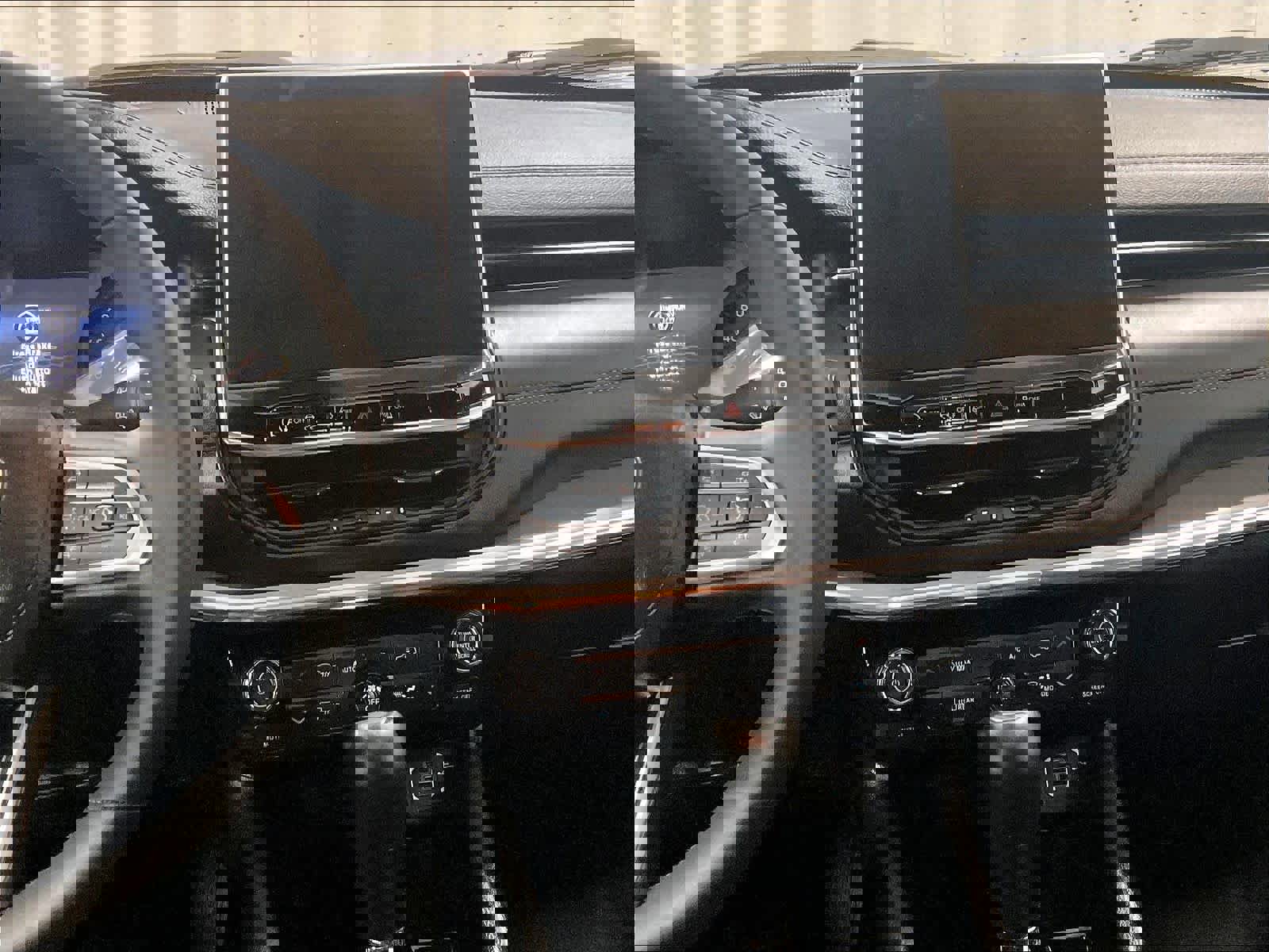 Used 2023 Jeep Compass Limited image 18