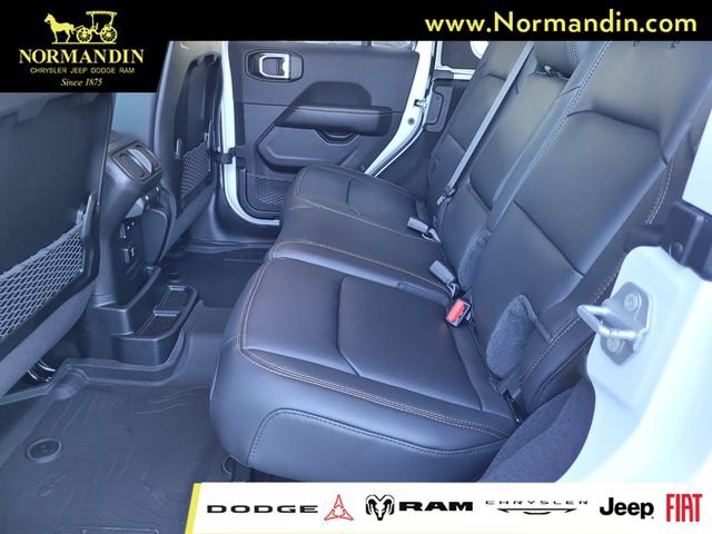 New 2026 Jeep Wrangler Unlimited Sahara AWD/4WD image 7