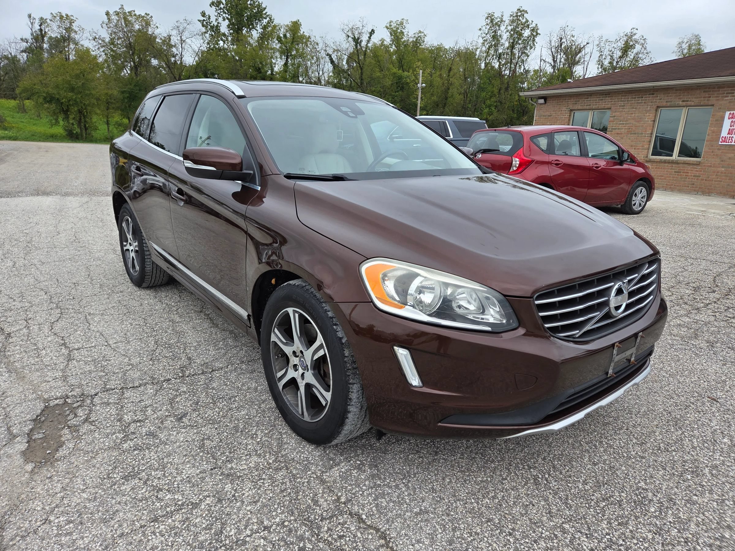 Used 2015 Volvo XC60 T6 Premier Plus AWD/4WD image 3