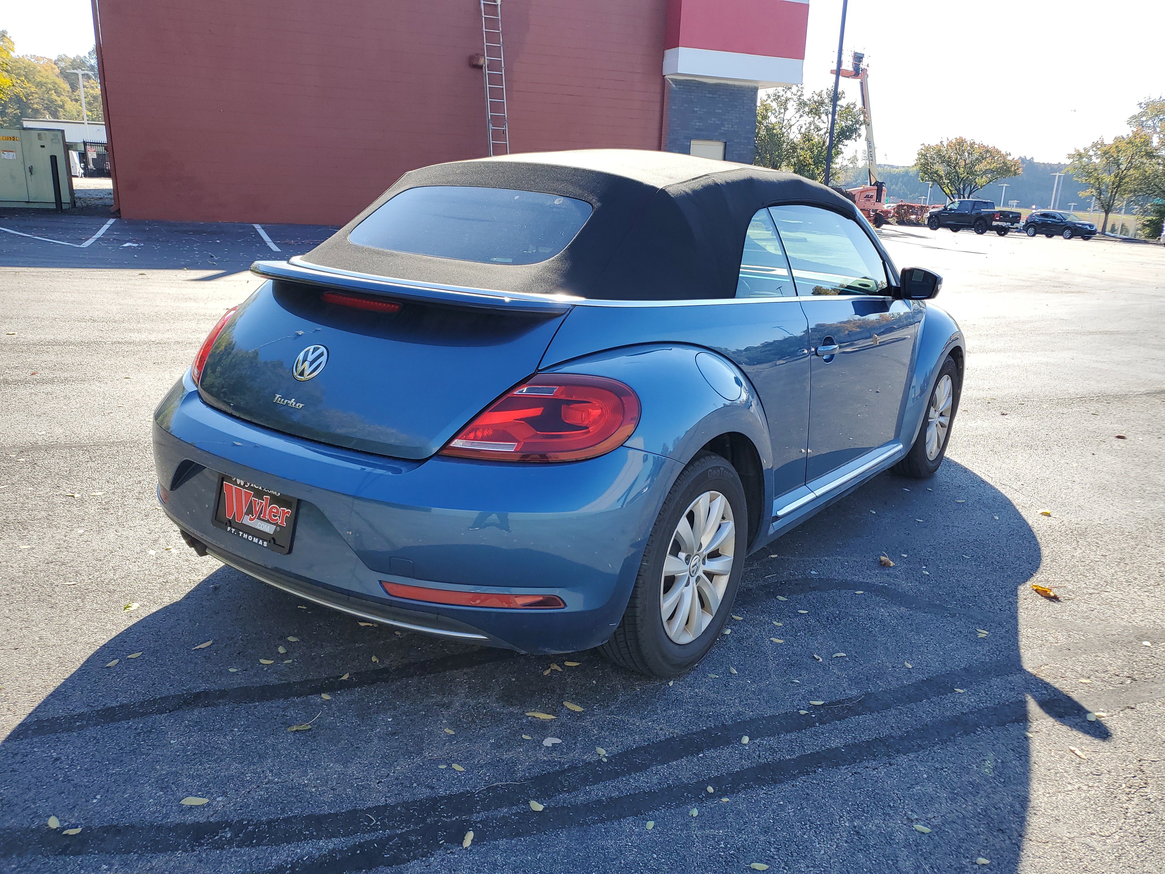 Used 2019 Volkswagen Beetle 2.0T S image 4
