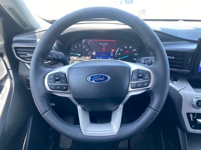 New 2024 Ford Explorer XLT w/ Equipment Group 202A AWD/4WD image 17