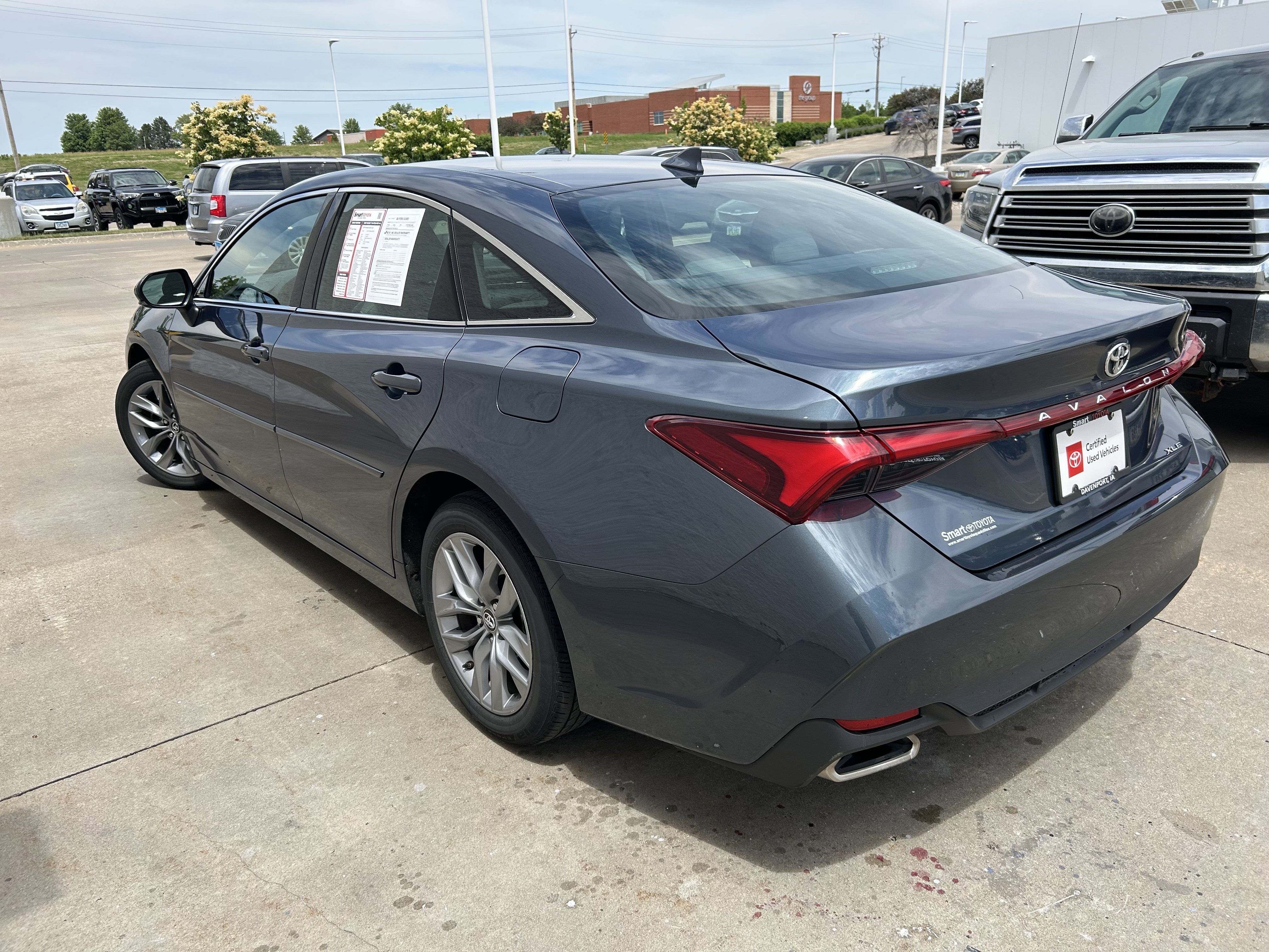 Certified 2019 Toyota Avalon XLE w/ Moonroof Package FWD image 4