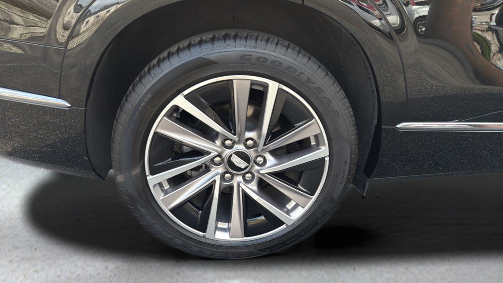 Certified 2026 Cadillac Vistiq Sport w/ LPO, Floor Liner Package image 13