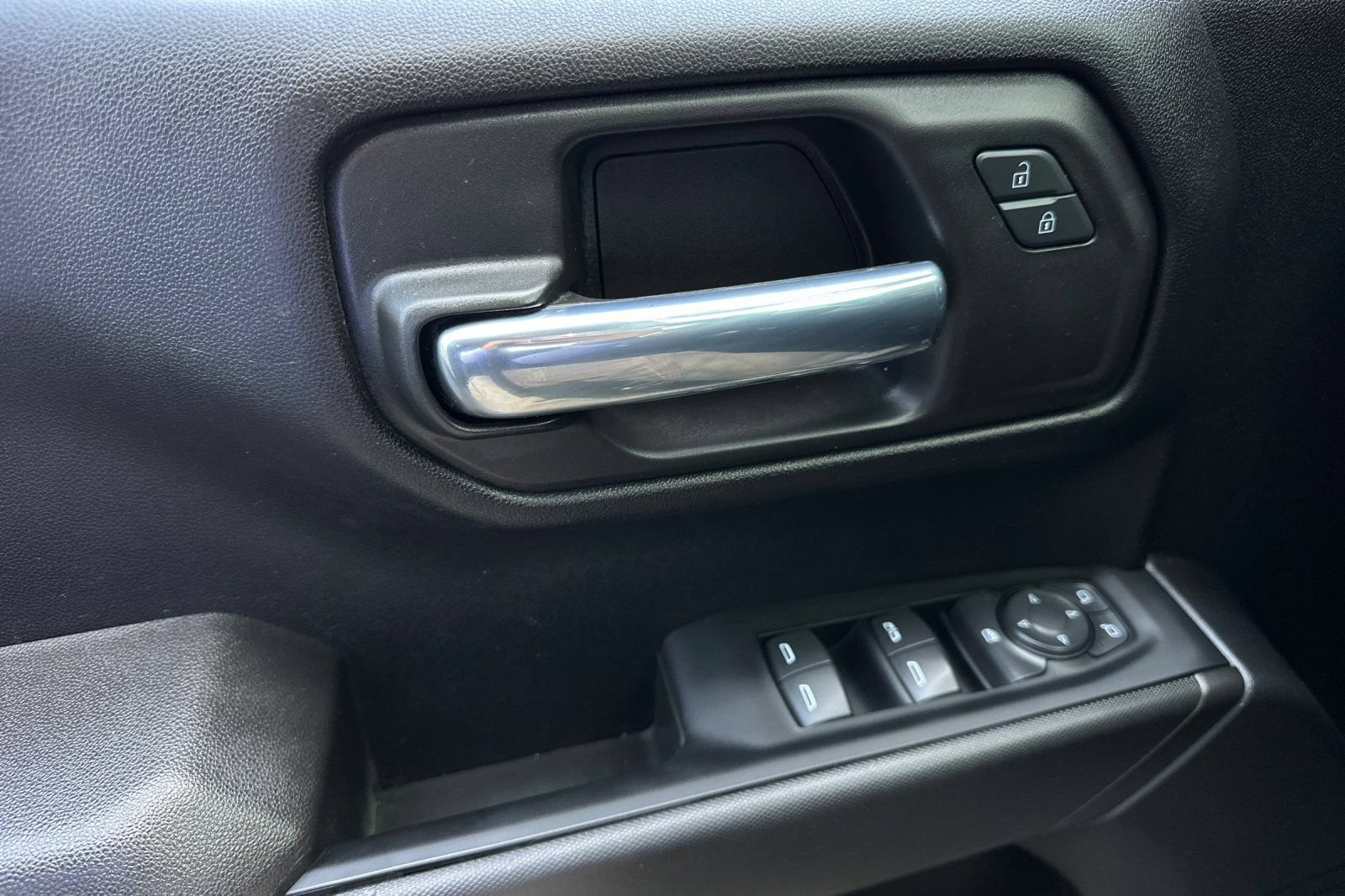 Used 2022 Chevrolet Silverado 1500 Custom AWD/4WD image 11