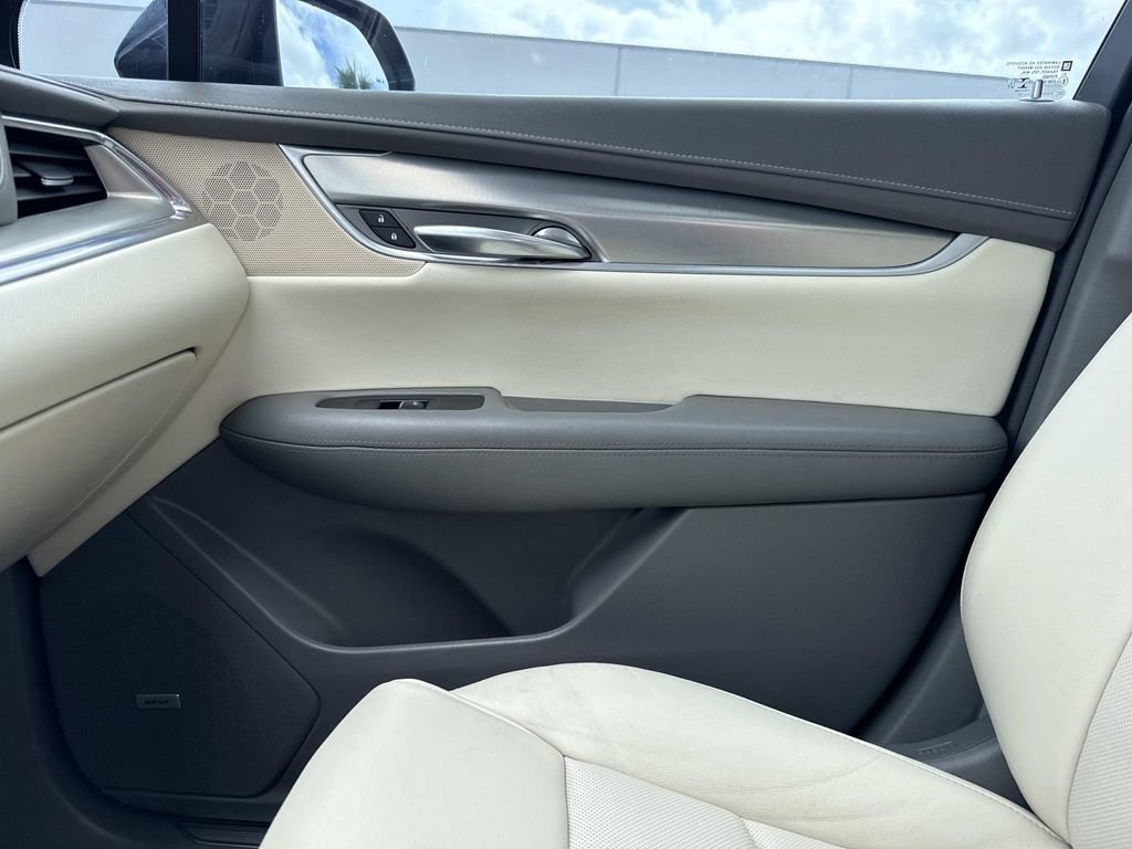 Used 2018 Cadillac XT5 Luxury w/ Driver Awareness Package FWD image 30