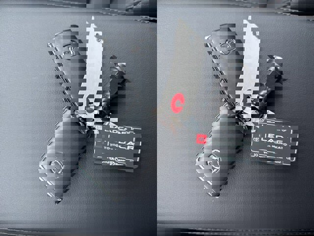 Used 2025 MAZDA MAZDA3 s image 31