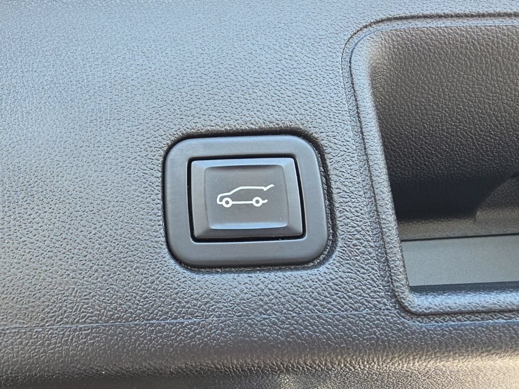 Certified 2022 GMC Terrain SLT FWD image 16